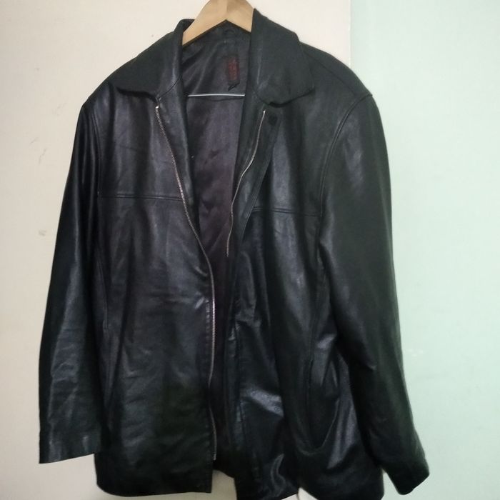 Продам кожаные куртки.