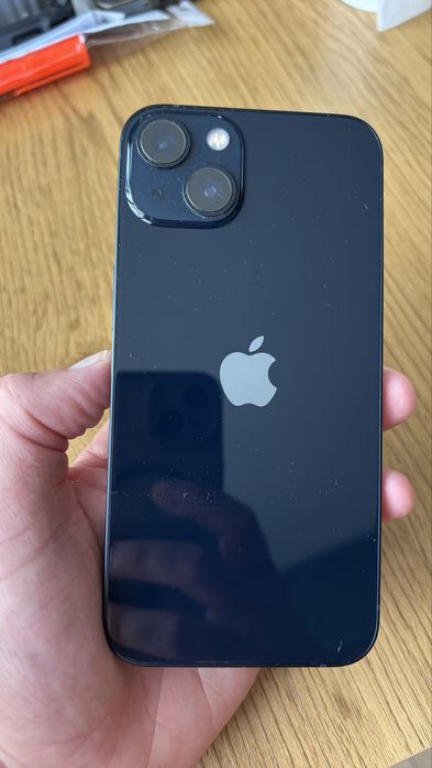 Продавам iPhone 13 128GB