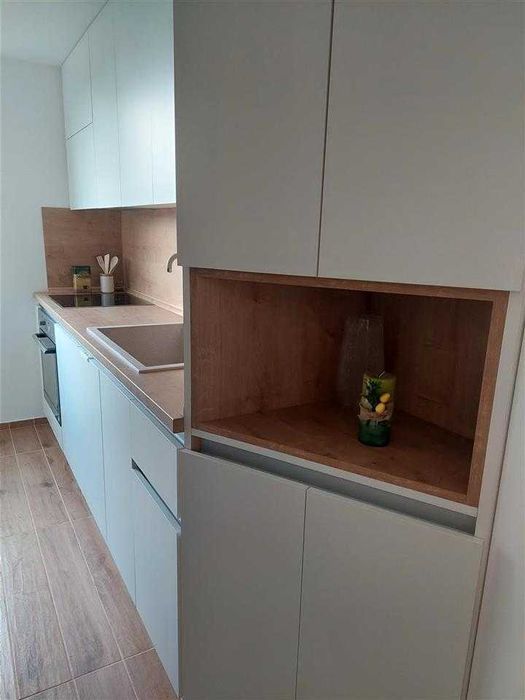 Дава се под наем Двустаен апартамент в Бургас, Славейков - 58 кв.м за 249.9 € - Снимка #2