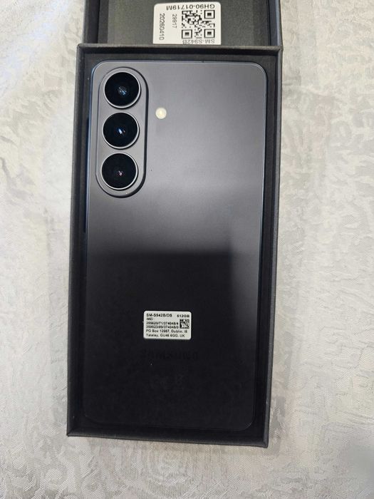 Телефон Samsung s26