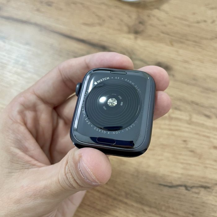 Apple Watch SE 44mm space gray