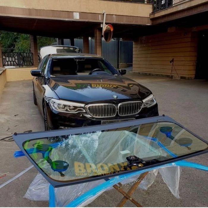 Лобовое стекло замена и устоновка с