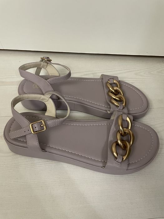 Босоножки по 3000