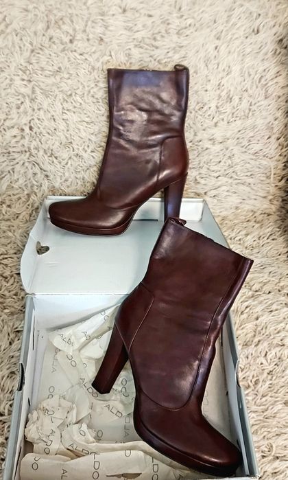 Обувки на символични цени/естествена кожа/