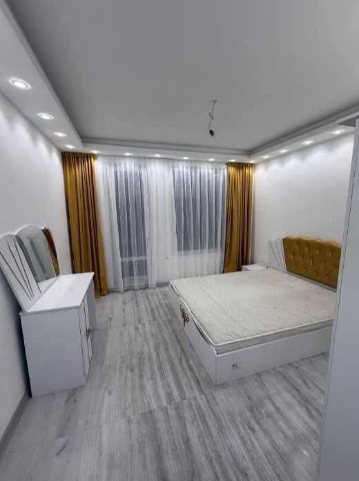 Продава се Двустаен апартамент в София, Център - 75 кв.м за 3654 €/кв.м - Снимка #2