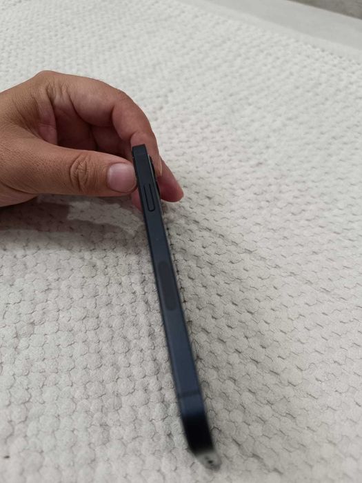 Продам Iphone 12 в отличном состоянии