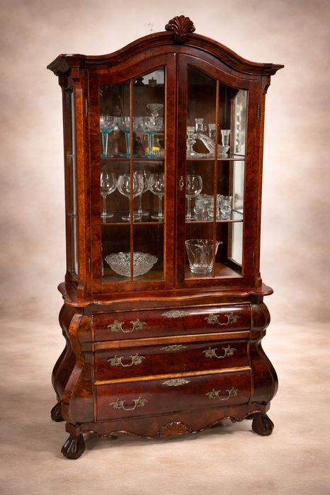 Луксозна класическа витрина от масив Холандия