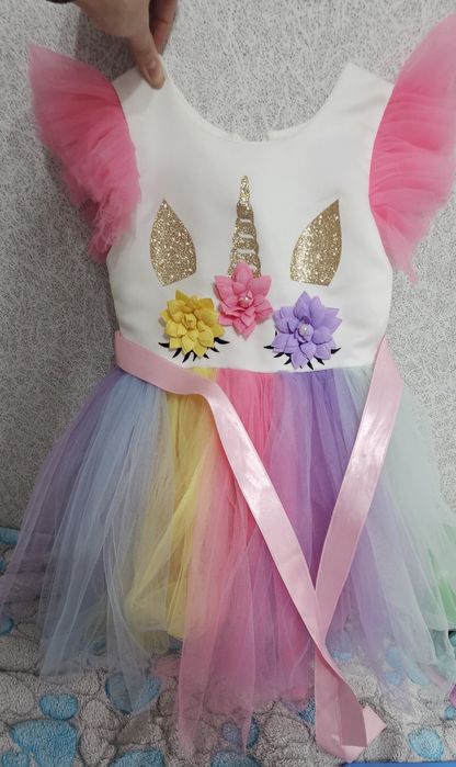 Продам нарядное платье единорожка