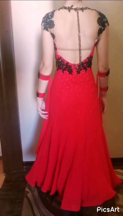 Стандартна рокля за спортни танци