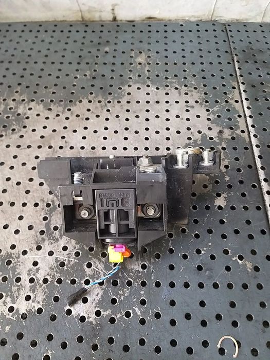Borna baterie plus cu capsa pirotehnica audi a5 8t 4f0915519