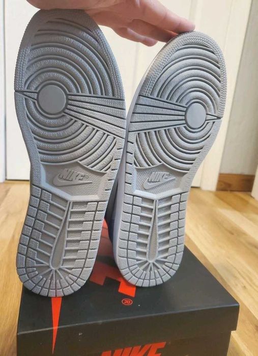 *NEW* Jordan 1 Hyper Royal - verificare colet