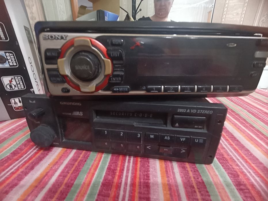 Продам авто магнитолы  в машину