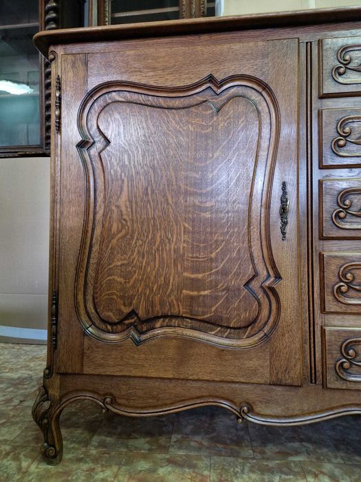 Невероятно резбован контрабюфет дресоар тъмен дъб в стил "ЛУИ XV"