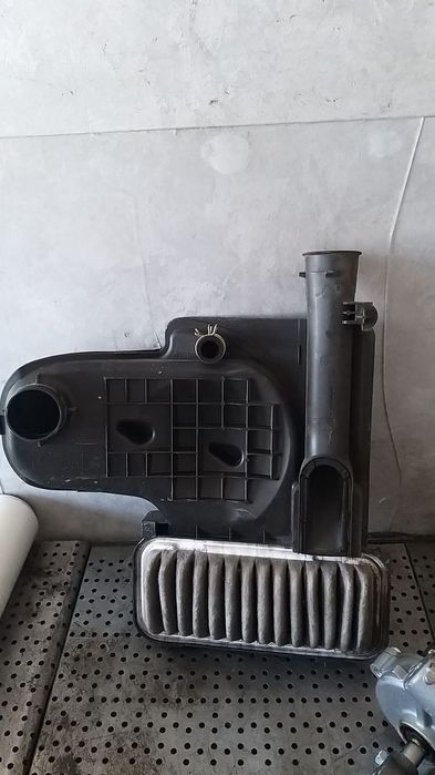 Carcasa filtru aer 1.0 b toyota yaris 3 p13 177050q020 8p1140501810