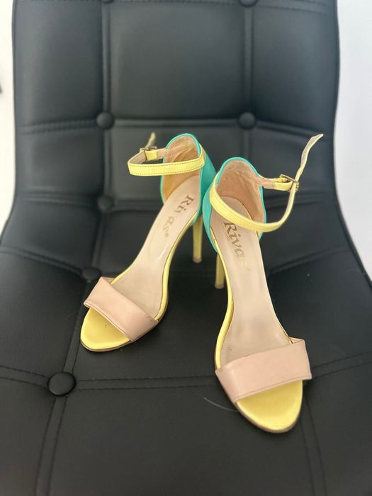 Пъстри сандали 37 размер