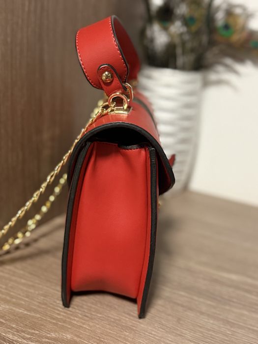 Geanta rosie cu maro