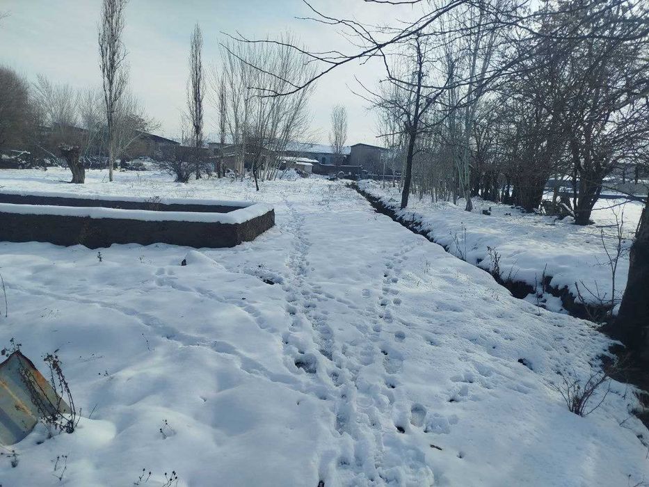 Участка (бўш ер 10 сотих) сотилади