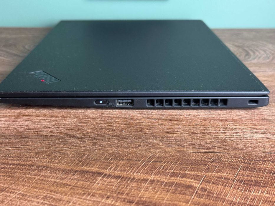 LENOVO ThinkPad X1 Carbon (6th Gen) 14" i5-8250U/8GB /256GB NVME/14" FullHD/HDMI/Web-Камера