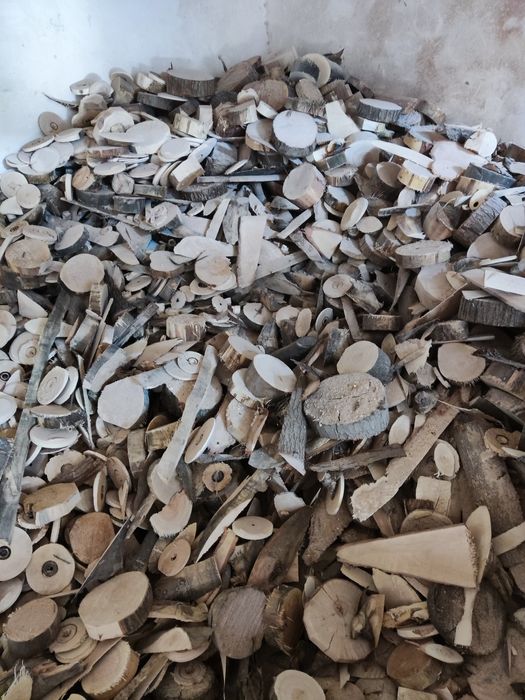 Őtin qoplangan.  утин