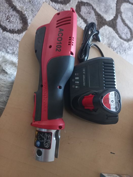 Presă sertizare cu acumulator Novopress ACO102