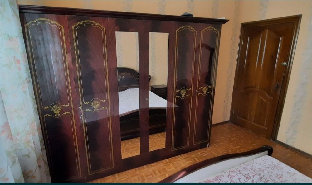 Спальный гарнитур. ИТАЛИЯ.