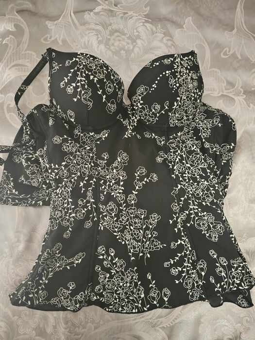 Бюстие  , чисто ново , без етикет.