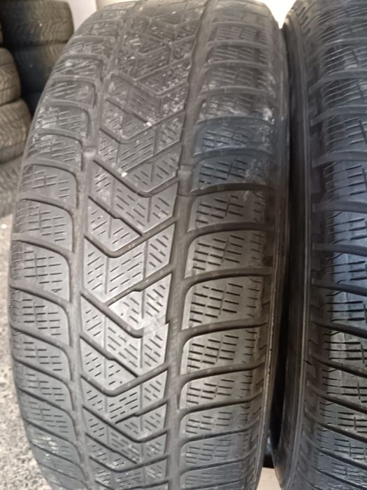 Set 4 anvelope iarna 215/65/17  Pirelli dot 2022