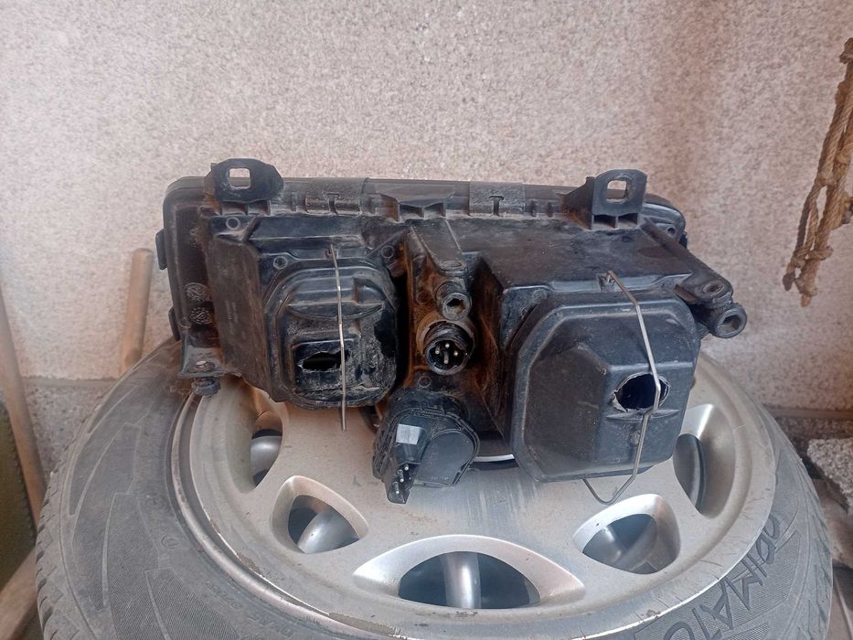 Ремонт , части и здр фарове за БМВ е46 и е36. Ремонт и части за ксенон