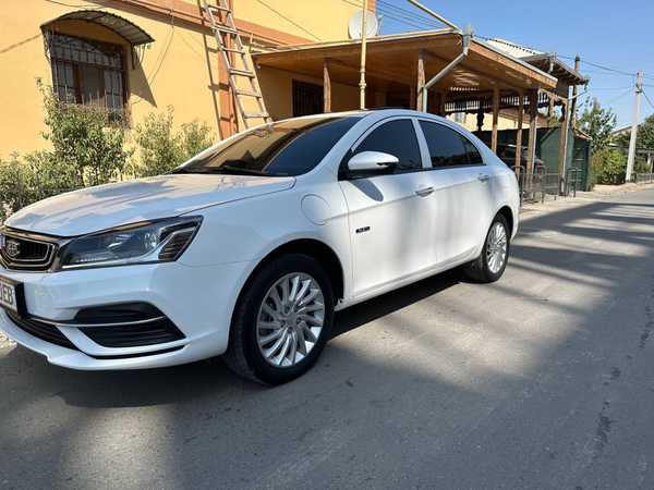 Geely Emgrand ev500