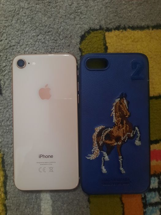 Продам Айфон 8 в хорошем состоянии