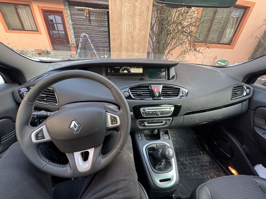 Renault scenic 2011 1.9 bose edition