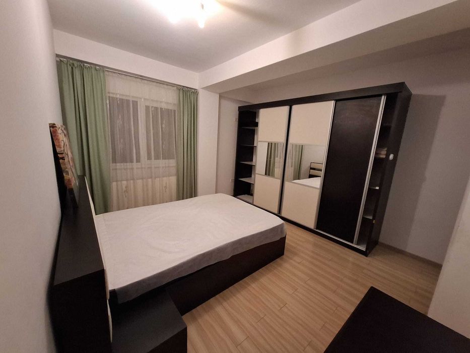 Inchiriez ap. 3 camere in M.R. (la intrarea in cartier din str. Osiei)