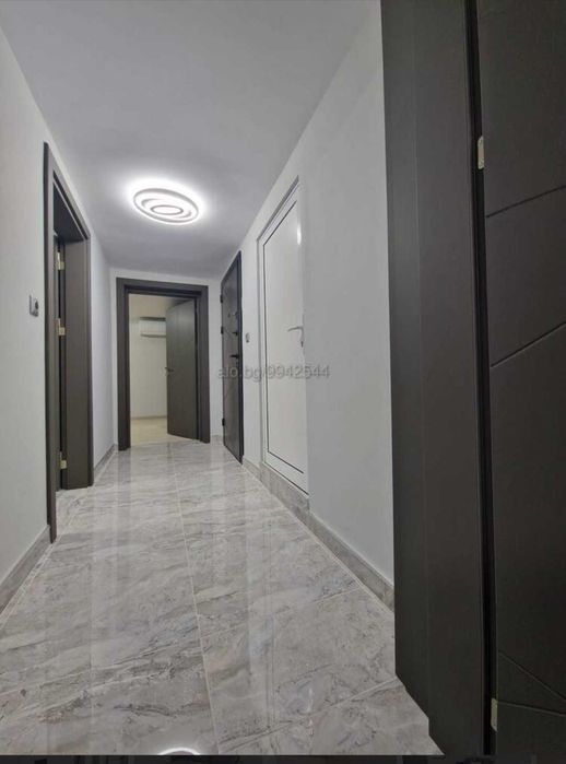 Тристаен новообзаведен апартамент под наем в Аксаково