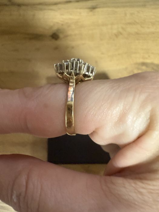 Кольцо с бриллиантом Москва