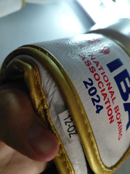 Боксерские перчатки IBA