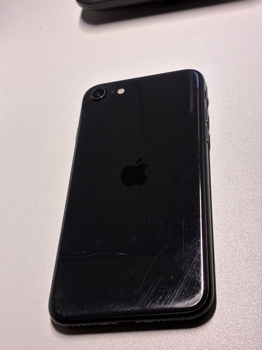 IPhone se 2020 64 gb 73 akb