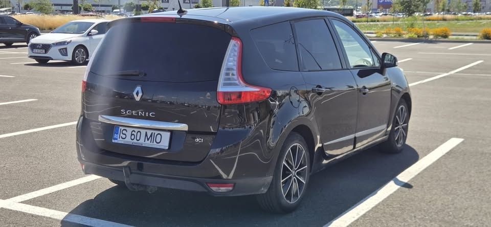 Vând Renault Grand Scenic