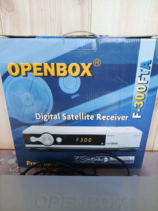 Продам тюнер F-300 FTA