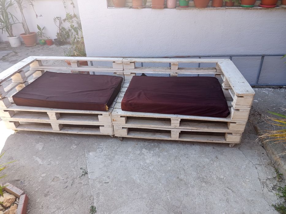 Canapea paleți cu pernute.lungime 240 cm