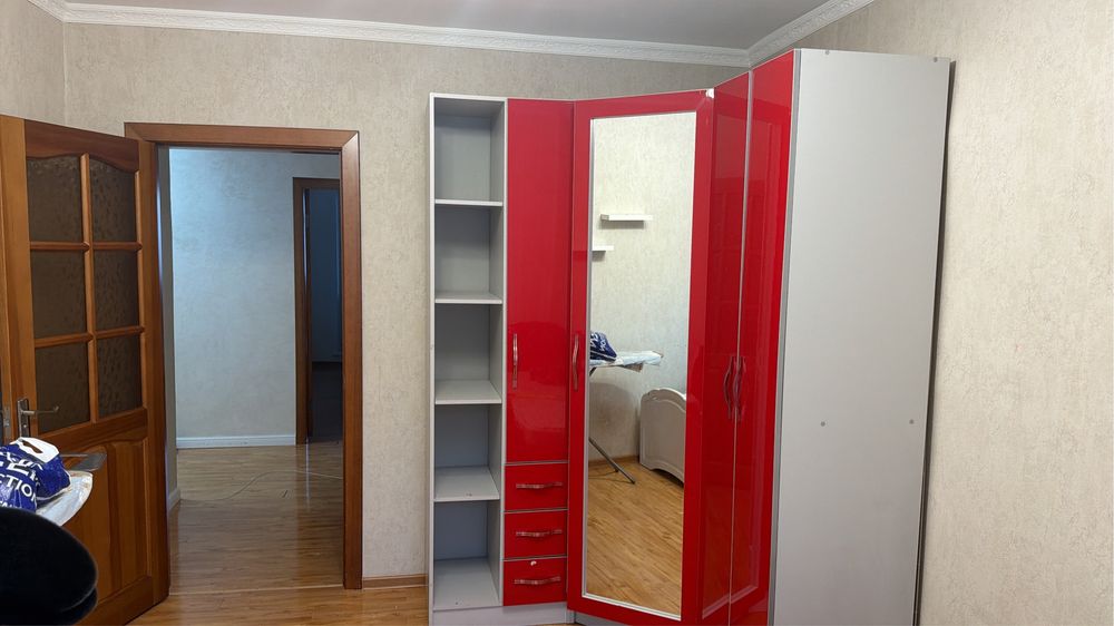 Продам Шкаф угловой