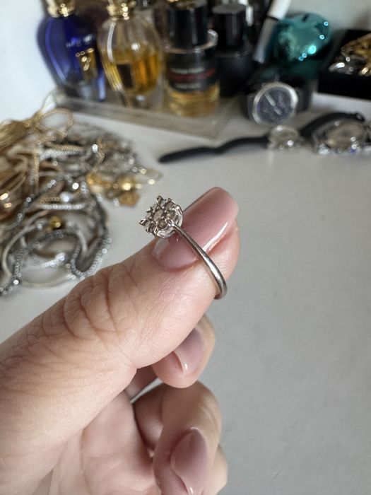 Inel Teilor, 9 diamante, marime 49, nou.