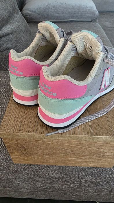 Продам детские кроссовки