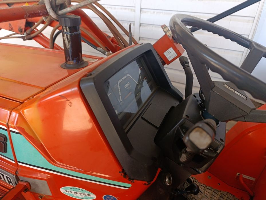 KUBOTA (Japan)мини трактор экскаватор японский
