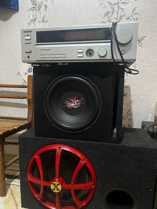 Бас каси едната е от 200-800w другата е от 500-150w и усилвател 200w