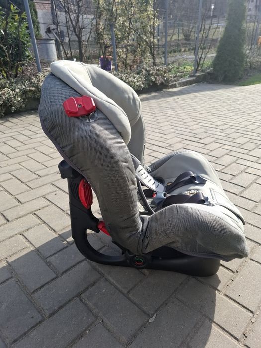 Vand scaun auto pentru copil
