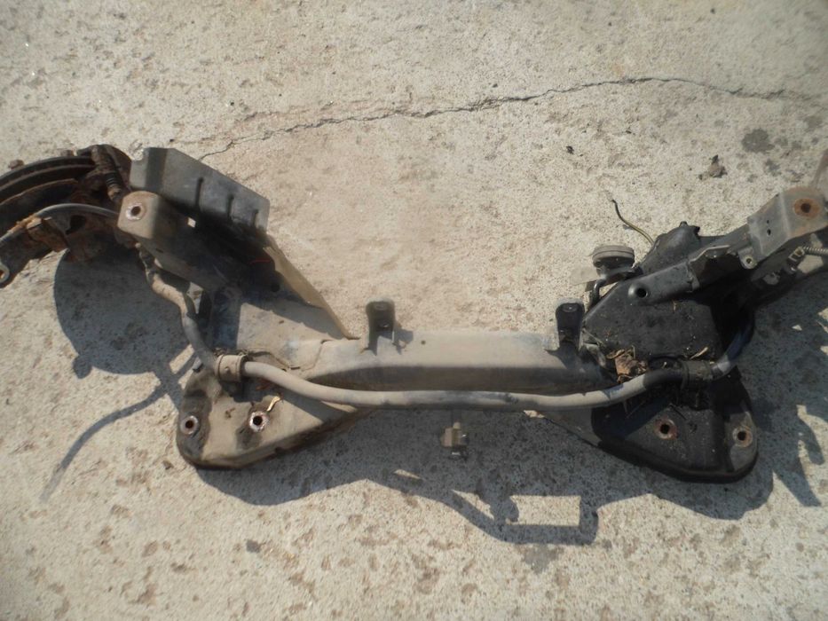 Преден мост за Митсубиши Спейстар 1.3 16в 82 к.с бензин 2002год.