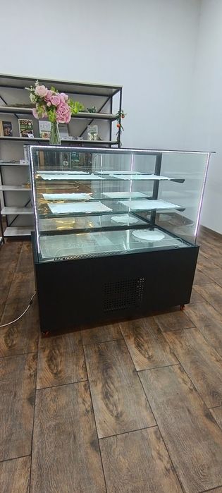 Холодильник витрина. Музлатгич витрина.