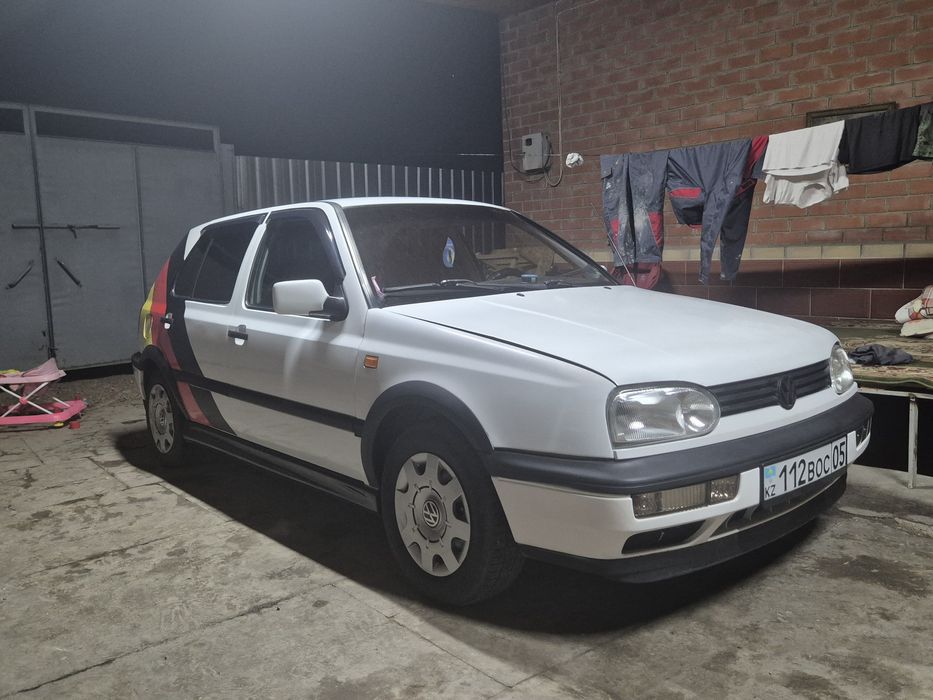 Гольф 3 1992 года 1,8 автомат