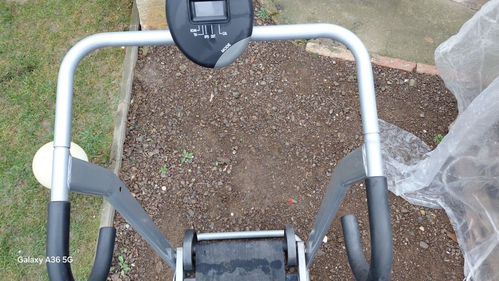 Vând bandă de alergat