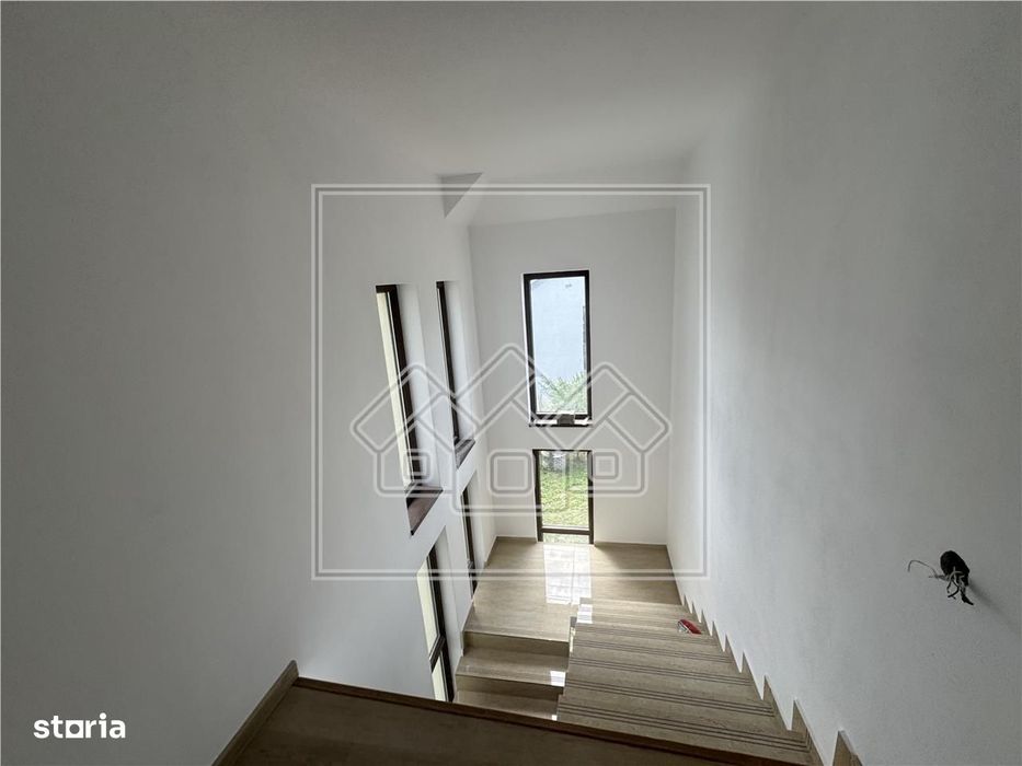 Casa de inchiriat - spatiu birouri\/comercial - 6 camere - 240 mpu